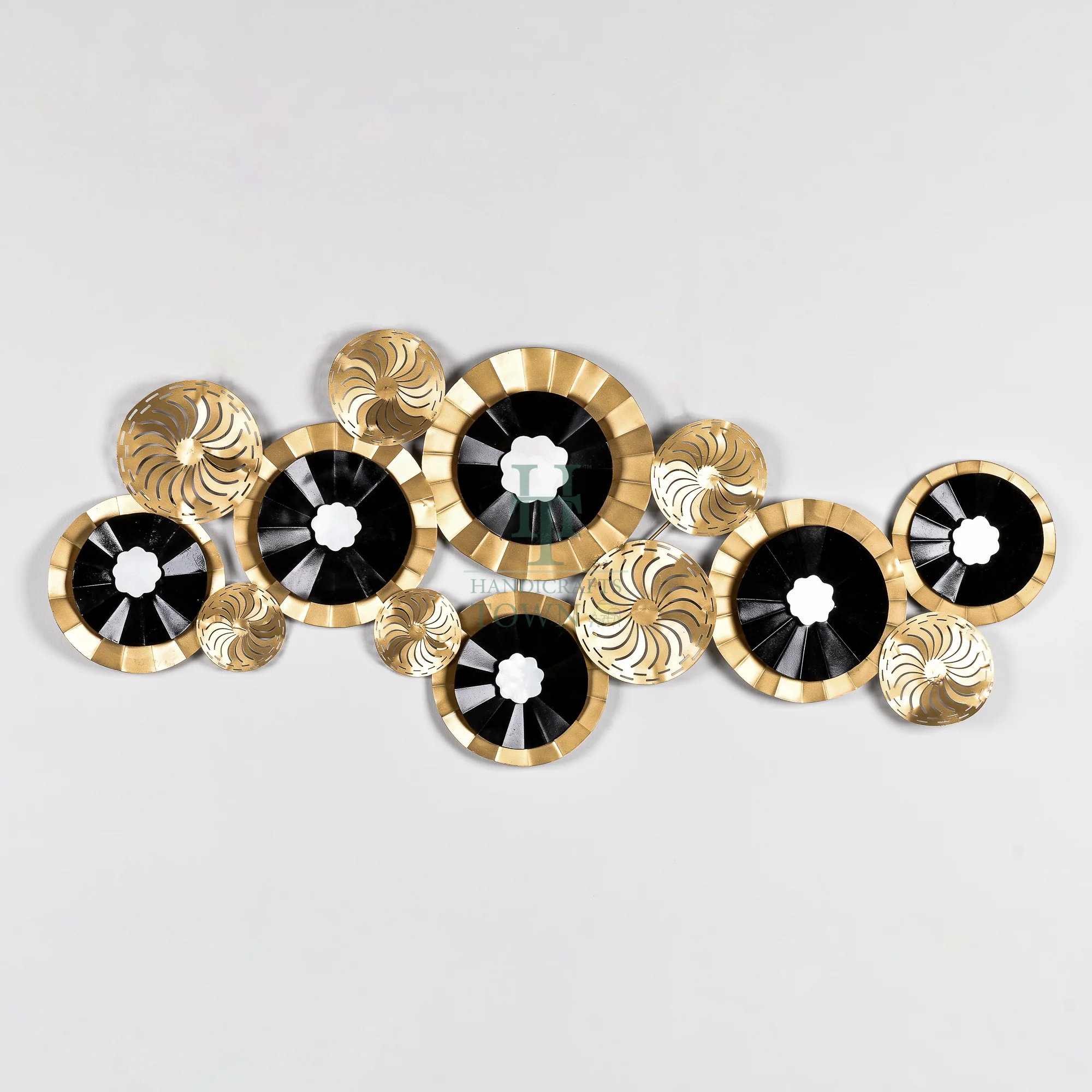 Cosmopolitan Black and Gold Metal Wall Art - Image 3