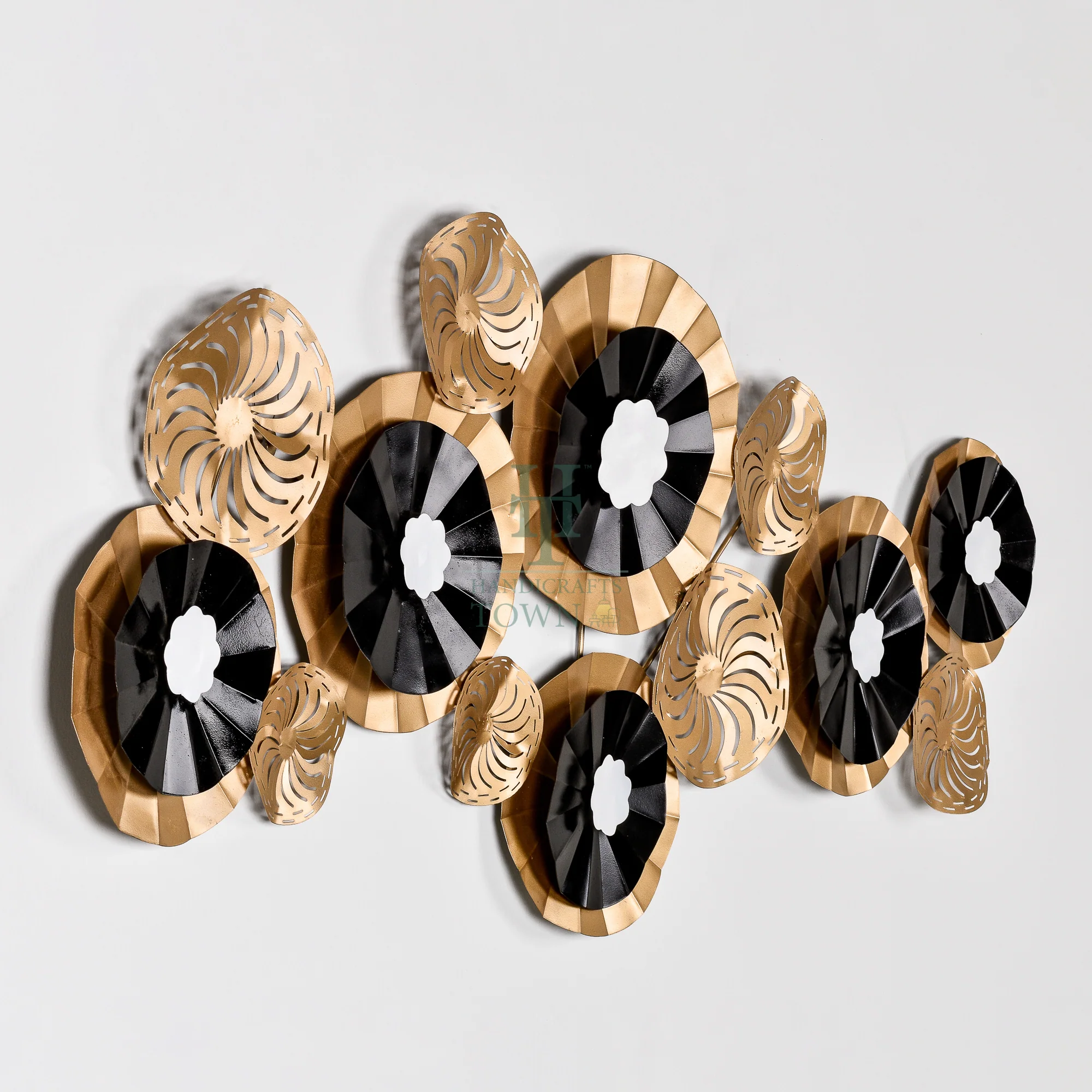 Cosmopolitan Black and Gold Metal Wall Art - Image 4